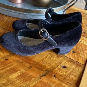 Restricted Kids Black velvet Mary Jane high heel